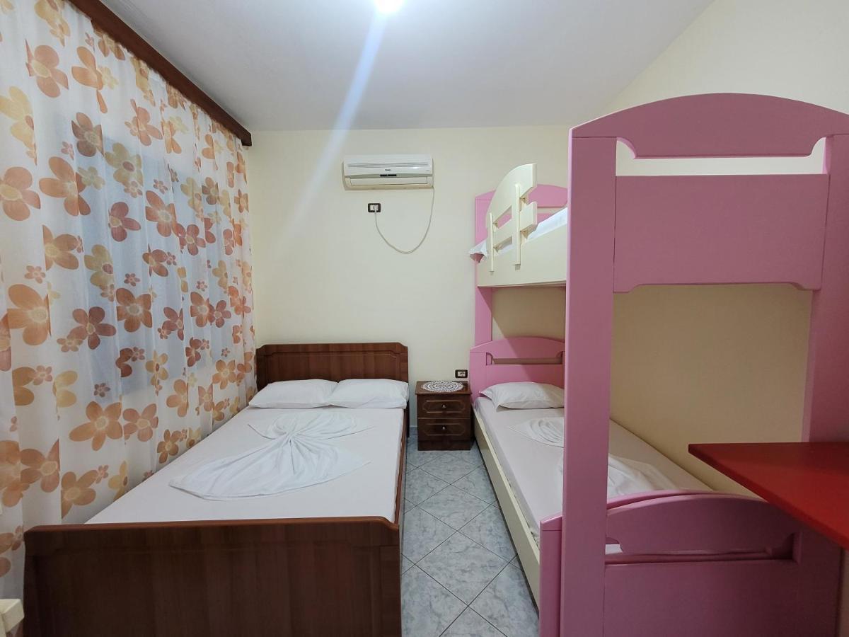 Petrefi Apartments Ksamil Exterior foto