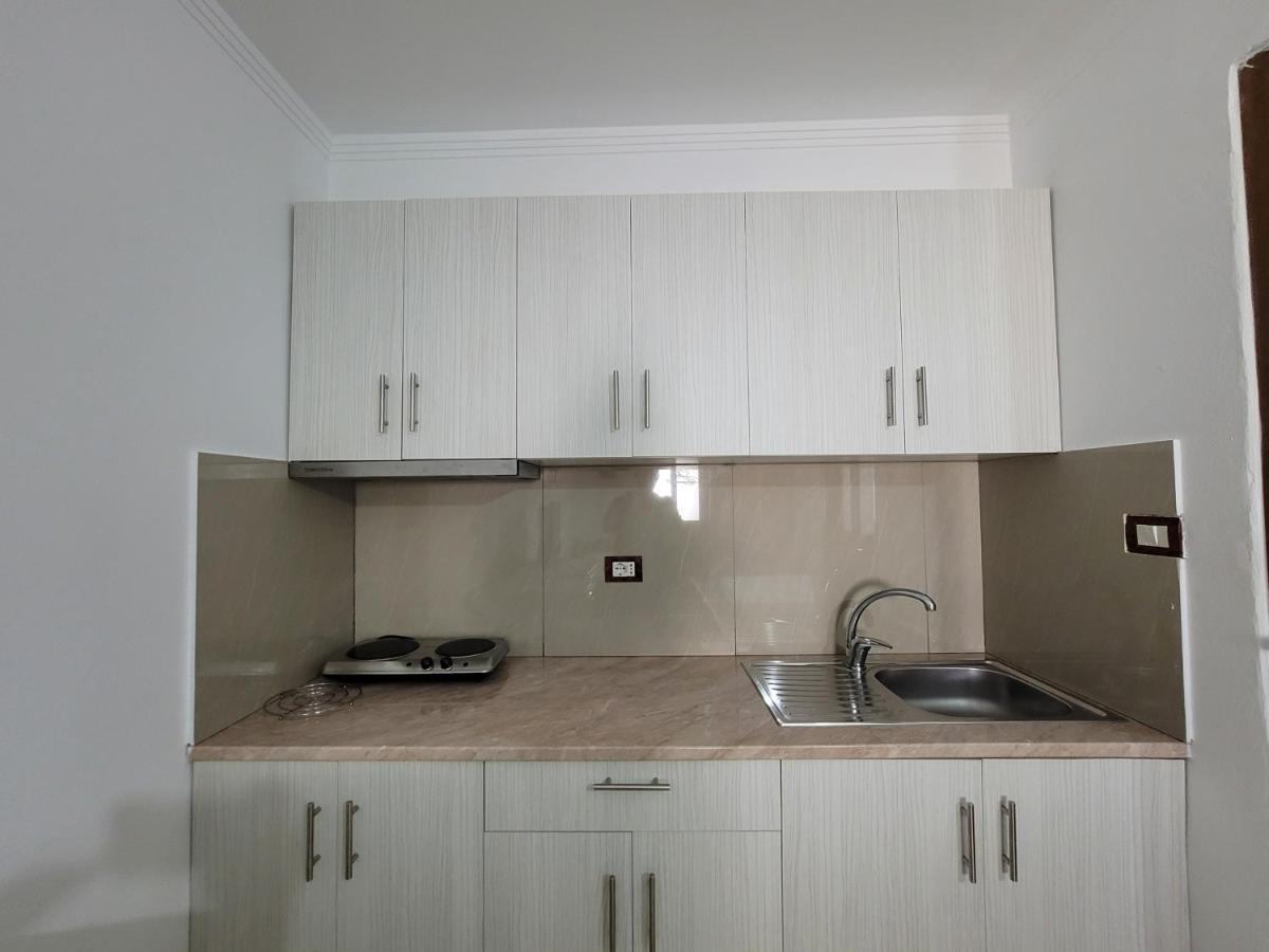 Petrefi Apartments Ksamil Exterior foto