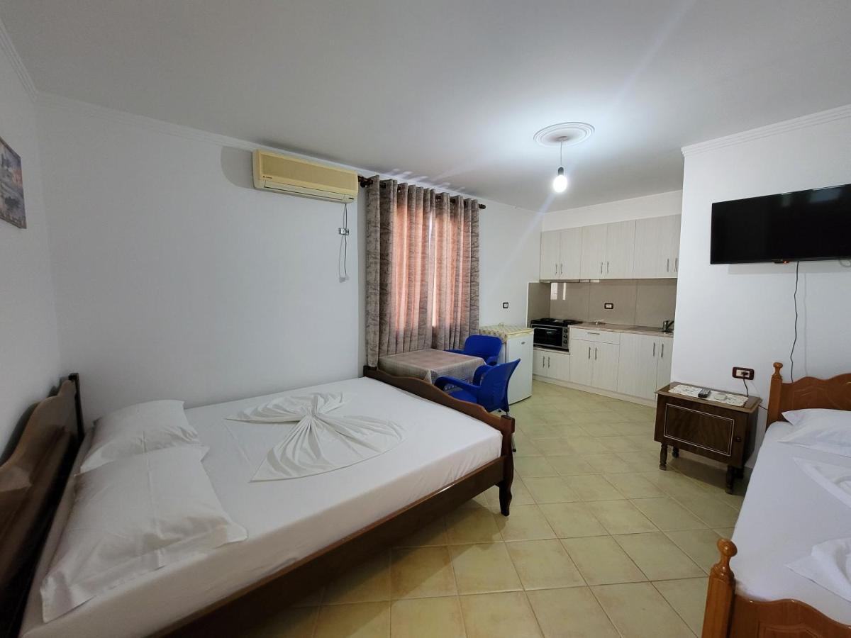 Petrefi Apartments Ksamil Exterior foto