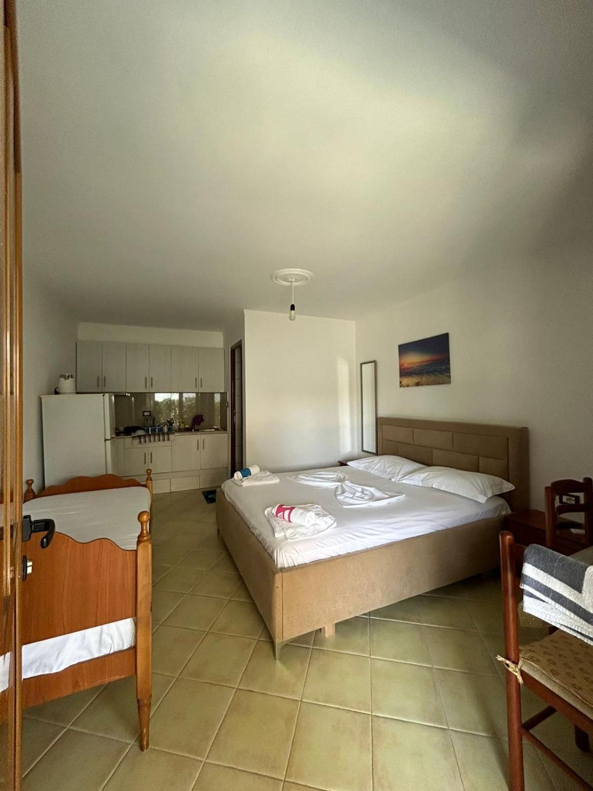 Petrefi Apartments Ksamil Exterior foto