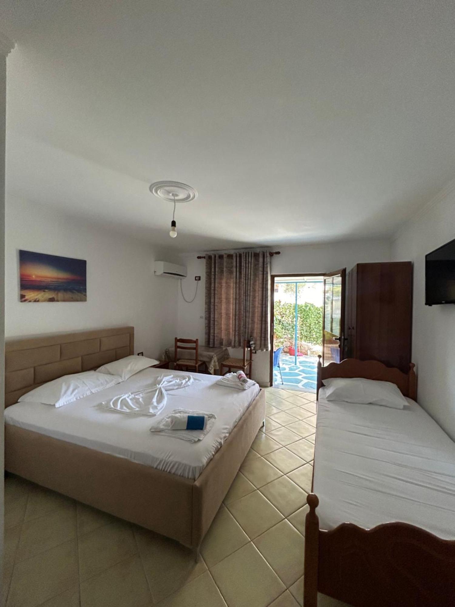 Petrefi Apartments Ksamil Exterior foto